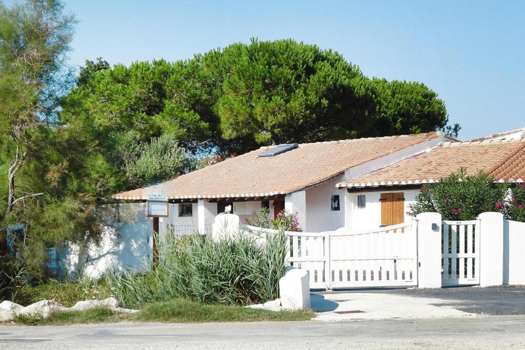 Terraced house, Saintes-Maries-de-la-Mer Exterior foto